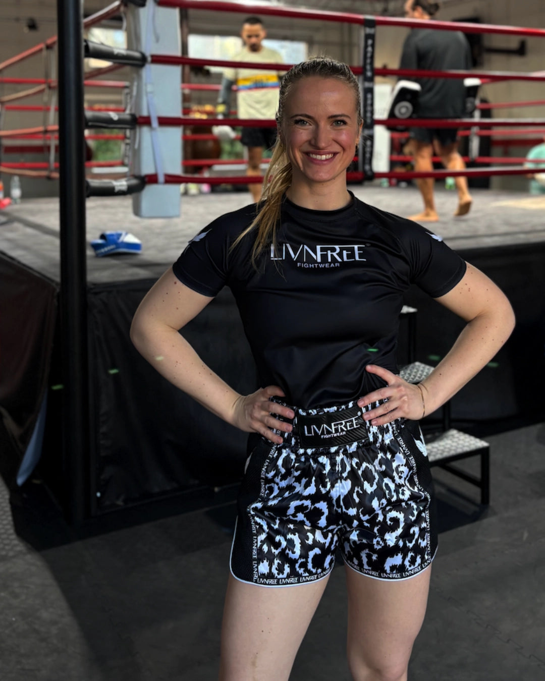 Muay Thai Shorts Damen - LEONA